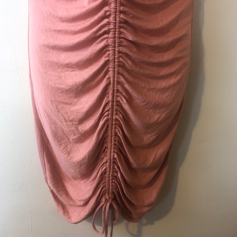 ❌SOLD❌Fashion Nova Heart and Hips Ruched Dress - Picture 4 of 8